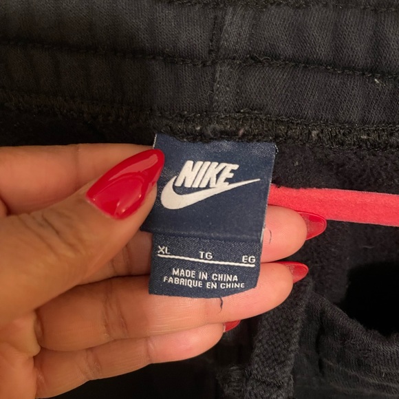 Nike Jogger Sweatpants - Picture 3 of 3